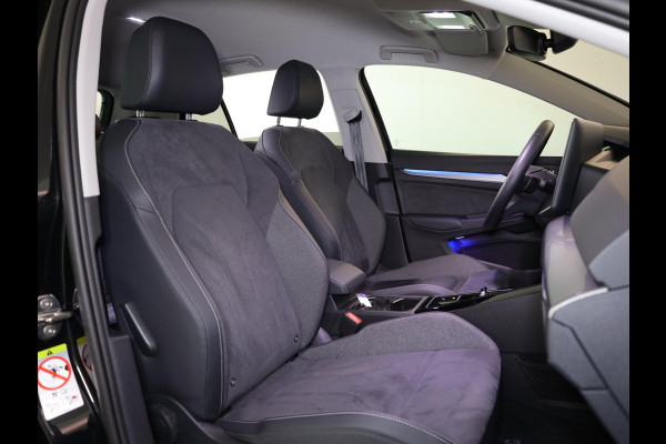 Volkswagen Golf 1.5 eHybrid Style Edition 204PK PHEV | Navigatie | Matrix koplampen | 18"LM velgen | Head up Display | Volkswagen Golf 1.5 eHybrid Style Edition 204PK PHEV | Navigatie | Matrix koplampen | 18"LM velgen | Head up Display |