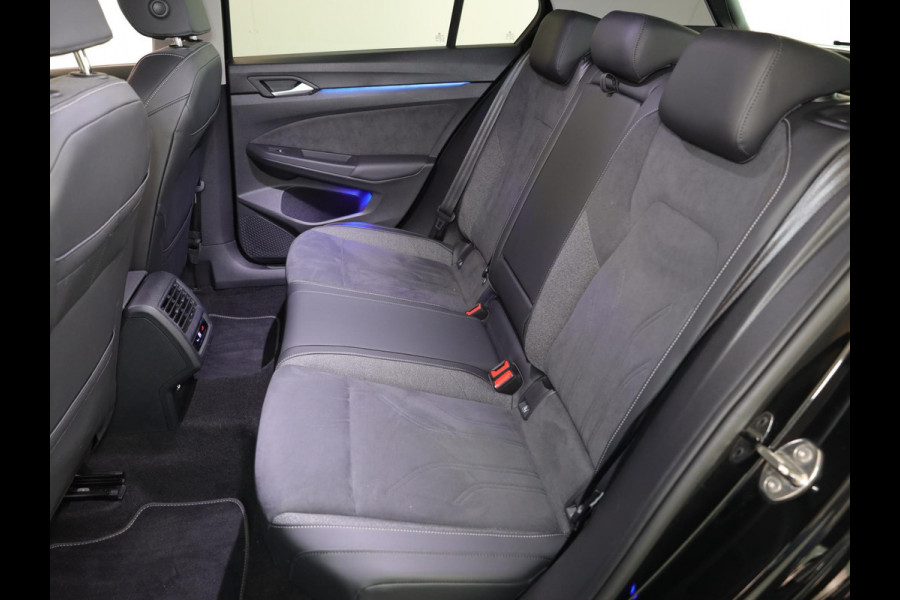Volkswagen Golf 1.5 eHybrid Style Edition 204PK PHEV | Navigatie | Matrix koplampen | 18"LM velgen | Head up Display | Volkswagen Golf 1.5 eHybrid Style Edition 204PK PHEV | Navigatie | Matrix koplampen | 18"LM velgen | Head up Display |