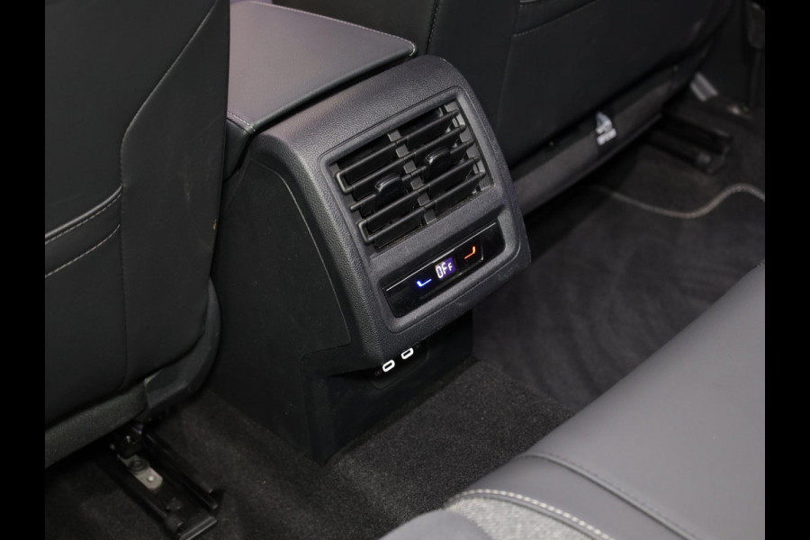 Volkswagen Golf 1.5 eHybrid Style Edition 204PK PHEV | Navigatie | Matrix koplampen | 18"LM velgen | Head up Display | Volkswagen Golf 1.5 eHybrid Style Edition 204PK PHEV | Navigatie | Matrix koplampen | 18"LM velgen | Head up Display |