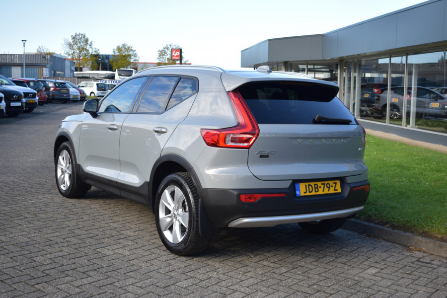 Volvo XC40 B4 211PK Automaat Core ACC | Trekhaak | Blis | All season | Camera | Stoelverwarming | Stuurverwarming Volvo XC40 B4 211PK Automaat Core ACC | Trekhaak | Blis | All season | Camera | Stoelverwarming | Stuurverwarming