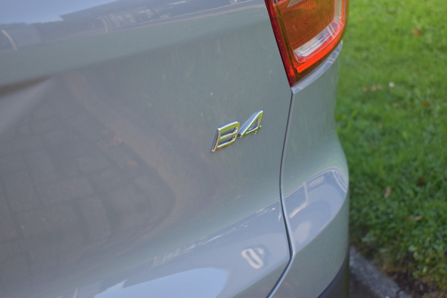 Volvo XC40 B4 211PK Automaat Core ACC | Trekhaak | Blis | All season | Camera | Stoelverwarming | Stuurverwarming Volvo XC40 B4 211PK Automaat Core ACC | Trekhaak | Blis | All season | Camera | Stoelverwarming | Stuurverwarming