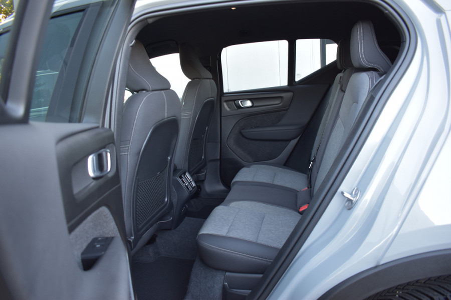 Volvo XC40 B4 211PK Automaat Core ACC | Trekhaak | Blis | All season | Camera | Stoelverwarming | Stuurverwarming Volvo XC40 B4 211PK Automaat Core ACC | Trekhaak | Blis | All season | Camera | Stoelverwarming | Stuurverwarming