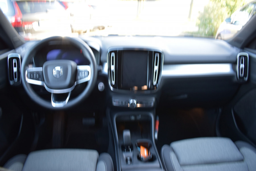 Volvo XC40 B4 211PK Automaat Core ACC | Trekhaak | Blis | All season | Camera | Stoelverwarming | Stuurverwarming Volvo XC40 B4 211PK Automaat Core ACC | Trekhaak | Blis | All season | Camera | Stoelverwarming | Stuurverwarming
