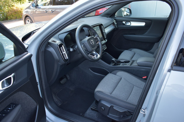 Volvo XC40 B4 211PK Automaat Core ACC | Trekhaak | Blis | All season | Camera | Stoelverwarming | Stuurverwarming Volvo XC40 B4 211PK Automaat Core ACC | Trekhaak | Blis | All season | Camera | Stoelverwarming | Stuurverwarming