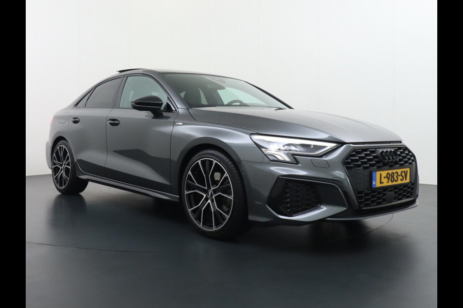 Audi A3 Limousine 35 TFSI S edition S line in- exterieur+ sportonderstel | VIRTUAL DASH | PANORAMADAK | LEDER+ STOELVERWARMING | CAMERA | AMBILIGHT | RIJKLAARPRIJS INCL. 12MND BOVAG Audi A3 Limousine 35 TFSI S edition S line in- exterieur+ sportonderstel | VIRTUAL DASH | PANORAMADAK | LEDER+ STOELVERWARMING | CAMERA | AMBILIGHT | RIJKLAARPRIJS INCL. 12MND BOVAG