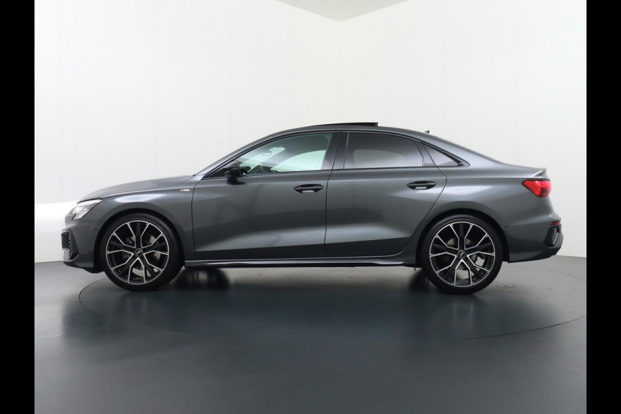 Audi A3 Limousine 35 TFSI S edition S line in- exterieur+ sportonderstel | VIRTUAL DASH | PANORAMADAK | LEDER+ STOELVERWARMING | CAMERA | AMBILIGHT | RIJKLAARPRIJS INCL. 12MND BOVAG Audi A3 Limousine 35 TFSI S edition S line in- exterieur+ sportonderstel | VIRTUAL DASH | PANORAMADAK | LEDER+ STOELVERWARMING | CAMERA | AMBILIGHT | RIJKLAARPRIJS INCL. 12MND BOVAG
