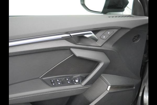 Audi A3 Limousine 35 TFSI S edition S line in- exterieur+ sportonderstel | VIRTUAL DASH | PANORAMADAK | LEDER+ STOELVERWARMING | CAMERA | AMBILIGHT | RIJKLAARPRIJS INCL. 12MND BOVAG Audi A3 Limousine 35 TFSI S edition S line in- exterieur+ sportonderstel | VIRTUAL DASH | PANORAMADAK | LEDER+ STOELVERWARMING | CAMERA | AMBILIGHT | RIJKLAARPRIJS INCL. 12MND BOVAG