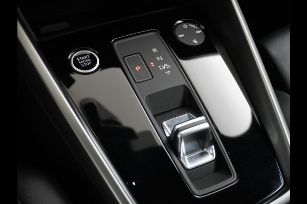 Audi A3 Limousine 35 TFSI S edition S line in- exterieur+ sportonderstel | VIRTUAL DASH | PANORAMADAK | LEDER+ STOELVERWARMING | CAMERA | AMBILIGHT | RIJKLAARPRIJS INCL. 12MND BOVAG Audi A3 Limousine 35 TFSI S edition S line in- exterieur+ sportonderstel | VIRTUAL DASH | PANORAMADAK | LEDER+ STOELVERWARMING | CAMERA | AMBILIGHT | RIJKLAARPRIJS INCL. 12MND BOVAG