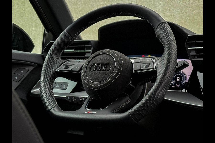 Audi A3 Sportback 45TFSI e PHEV S Edition S line Competition 245pk S-Tronic! 1e|Panoramadak|Virtual Cockpit|Supersport Kuipstoelen