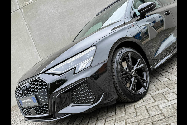 Audi A3 Sportback 40 TFSI e PHEV S Edition S-line 204pk S-Tronic! Panoramadak|Virtual Cockpit|Kuipstoelen|LED Matrix|Camera|Black Audi A3 Sportback 40 TFSI e PHEV S Edition S-line 204pk S-Tronic! Panoramadak|Virtual Cockpit|Kuipstoelen|LED Matrix|Camera|Black
