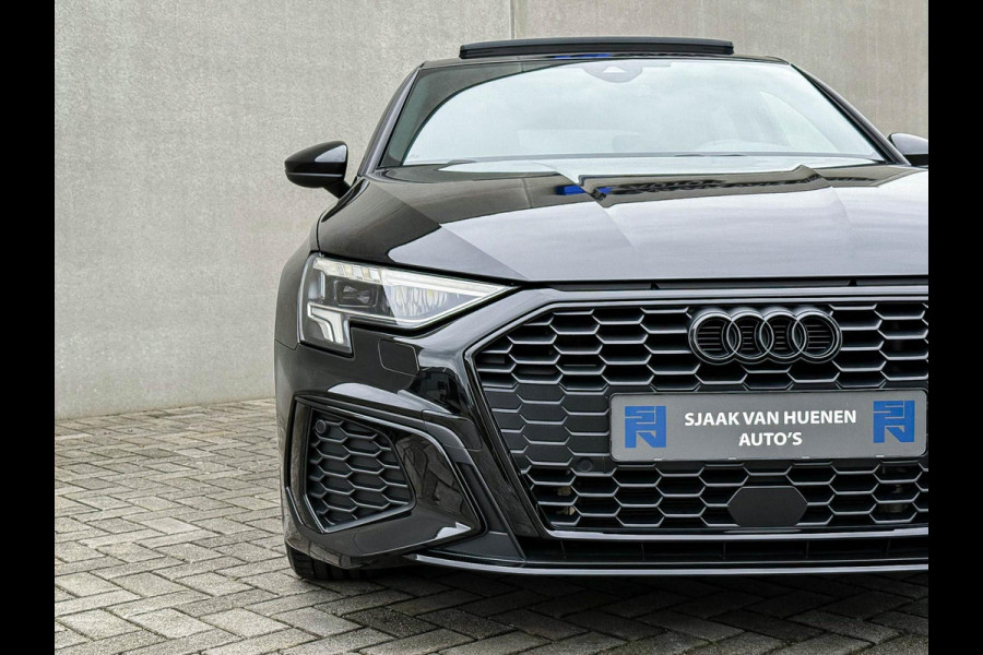 Audi A3 Sportback 40 TFSI e PHEV S Edition S-line 204pk S-Tronic! Panoramadak|Virtual Cockpit|Kuipstoelen|LED Matrix|Camera|Black Audi A3 Sportback 40 TFSI e PHEV S Edition S-line 204pk S-Tronic! Panoramadak|Virtual Cockpit|Kuipstoelen|LED Matrix|Camera|Black