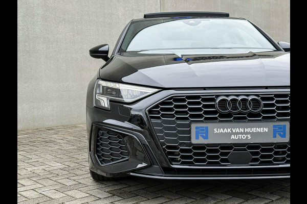 Audi A3 Sportback 40 TFSI e PHEV S Edition S-line 204pk S-Tronic! Panoramadak|Virtual Cockpit|Kuipstoelen|LED Matrix|Camera|Black Audi A3 Sportback 40 TFSI e PHEV S Edition S-line 204pk S-Tronic! Panoramadak|Virtual Cockpit|Kuipstoelen|LED Matrix|Camera|Black