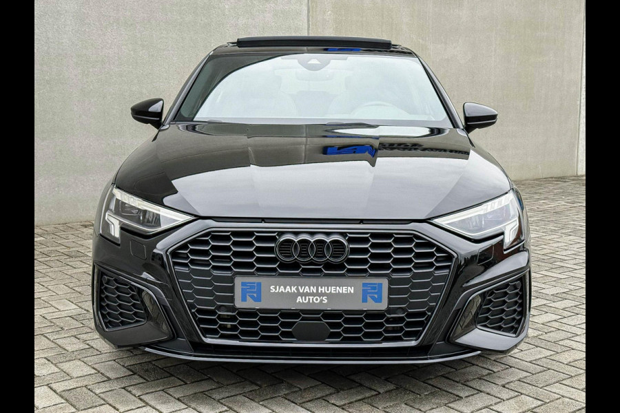 Audi A3 Sportback 40 TFSI e PHEV S Edition S-line 204pk S-Tronic! Panoramadak|Virtual Cockpit|Kuipstoelen|LED Matrix|Camera|Black Audi A3 Sportback 40 TFSI e PHEV S Edition S-line 204pk S-Tronic! Panoramadak|Virtual Cockpit|Kuipstoelen|LED Matrix|Camera|Black
