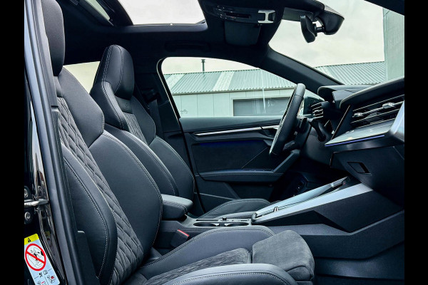 Audi A3 Sportback 40 TFSI e PHEV S Edition S-line 204pk S-Tronic! Panoramadak|Virtual Cockpit|Kuipstoelen|LED Matrix|Camera|Black Audi A3 Sportback 40 TFSI e PHEV S Edition S-line 204pk S-Tronic! Panoramadak|Virtual Cockpit|Kuipstoelen|LED Matrix|Camera|Black