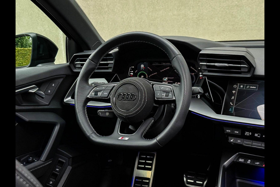Audi A3 Sportback 40 TFSI e PHEV S Edition S-line 204pk S-Tronic! Panoramadak|Virtual Cockpit|Kuipstoelen|LED Matrix|Camera|Black Audi A3 Sportback 40 TFSI e PHEV S Edition S-line 204pk S-Tronic! Panoramadak|Virtual Cockpit|Kuipstoelen|LED Matrix|Camera|Black