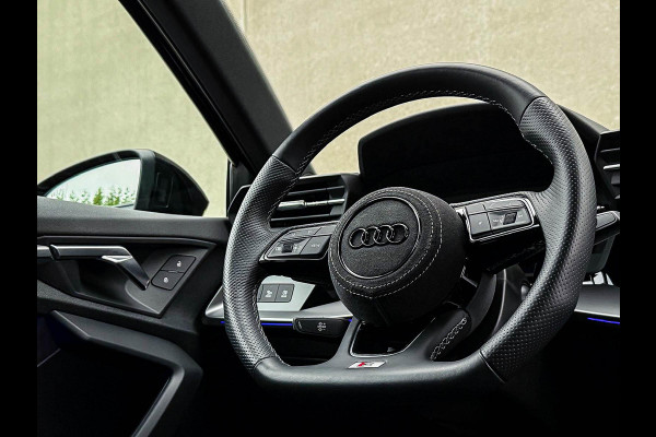 Audi A3 Sportback 40 TFSI e PHEV S Edition S-line 204pk S-Tronic! Panoramadak|Virtual Cockpit|Kuipstoelen|LED Matrix|Camera|Black Audi A3 Sportback 40 TFSI e PHEV S Edition S-line 204pk S-Tronic! Panoramadak|Virtual Cockpit|Kuipstoelen|LED Matrix|Camera|Black