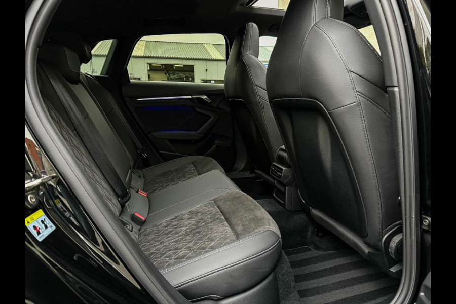 Audi A3 Sportback 40 TFSI e PHEV S Edition S-line 204pk S-Tronic! Panoramadak|Virtual Cockpit|Kuipstoelen|LED Matrix|Camera|Black Audi A3 Sportback 40 TFSI e PHEV S Edition S-line 204pk S-Tronic! Panoramadak|Virtual Cockpit|Kuipstoelen|LED Matrix|Camera|Black