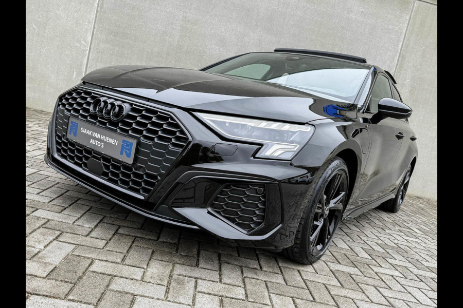 Audi A3 Sportback 40 TFSI e PHEV S Edition S-line 204pk S-Tronic! Panoramadak|Virtual Cockpit|Kuipstoelen|LED Matrix|Camera|Black