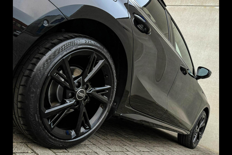 Audi A3 Sportback 40 TFSI e PHEV S Edition S-line 204pk S-Tronic! Panoramadak|Virtual Cockpit|Kuipstoelen|LED Matrix|Camera|Black