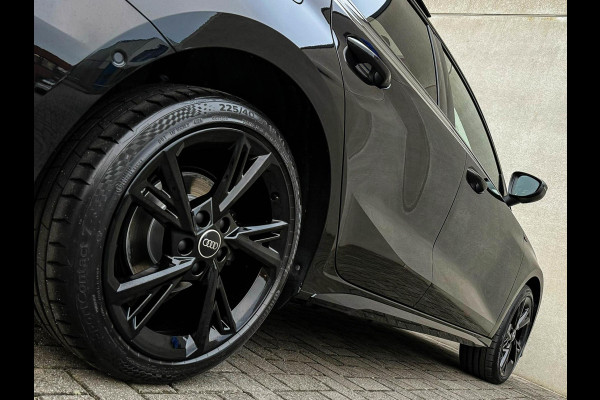 Audi A3 Sportback 40 TFSI e PHEV S Edition S-line 204pk S-Tronic! Panoramadak|Virtual Cockpit|Kuipstoelen|LED Matrix|Camera|Black