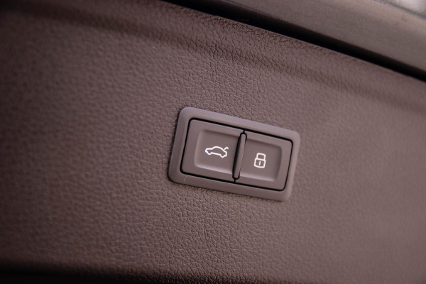 Audi A3 Sportback 40 TFSI e PHEV S Edition S-line 204pk S-Tronic! Panoramadak|Virtual Cockpit|Kuipstoelen|LED Matrix|Camera|Black