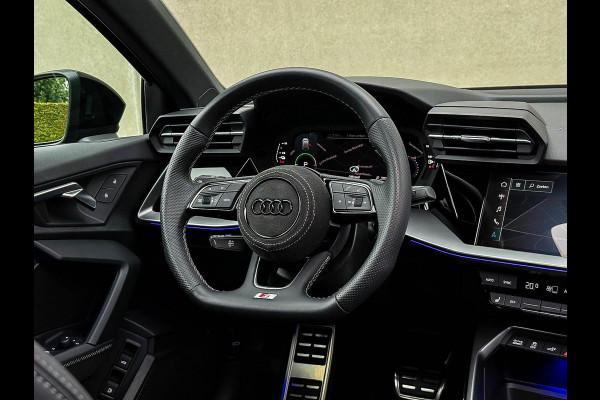 Audi A3 Sportback 40 TFSI e PHEV S Edition S-line 204pk S-Tronic! Panoramadak|Virtual Cockpit|Kuipstoelen|LED Matrix|Camera|Black