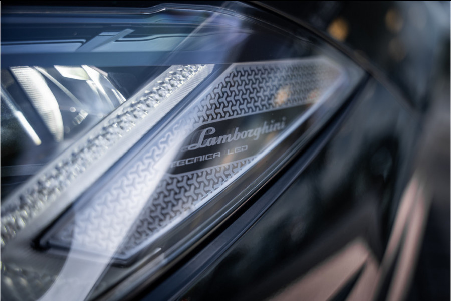 Lamborghini Urus 4.0 V8 (650pk) ** Panodak ** Advanced B&O 3D ** Massage ** 23inch