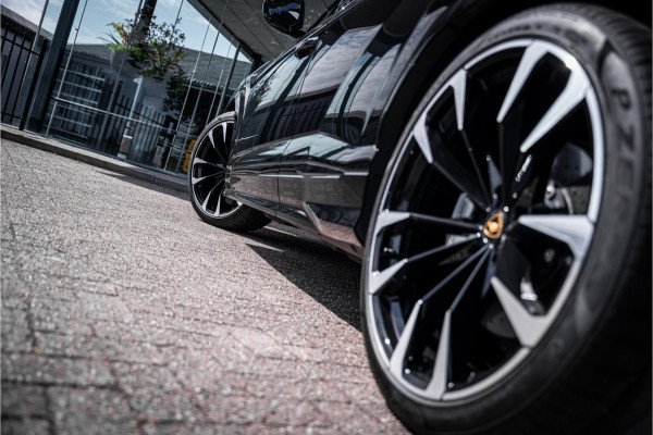 Lamborghini Urus 4.0 V8 (650pk) ** Panodak ** Advanced B&O 3D ** Massage ** 23inch