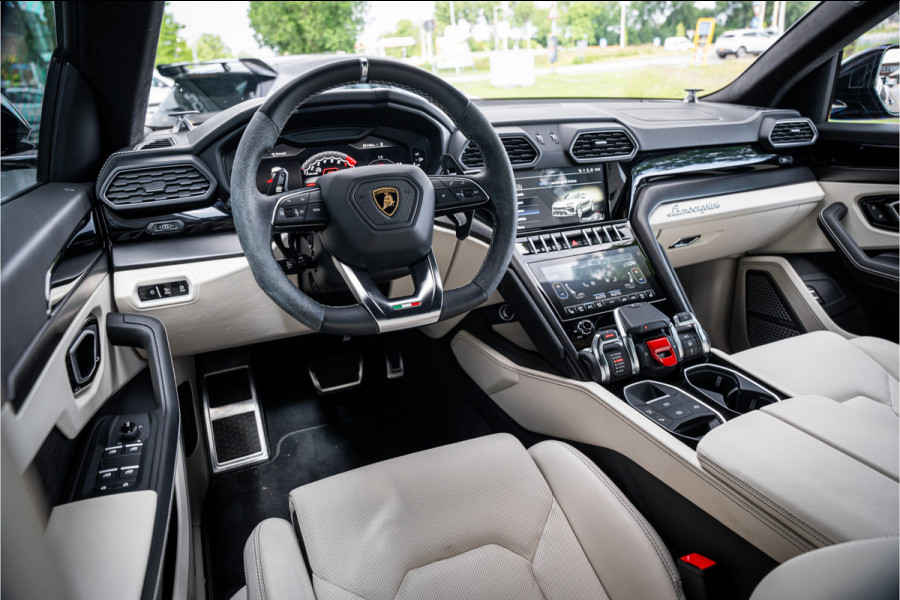 Lamborghini Urus 4.0 V8 (650pk) ** Panodak ** Advanced B&O 3D ** Massage ** 23inch