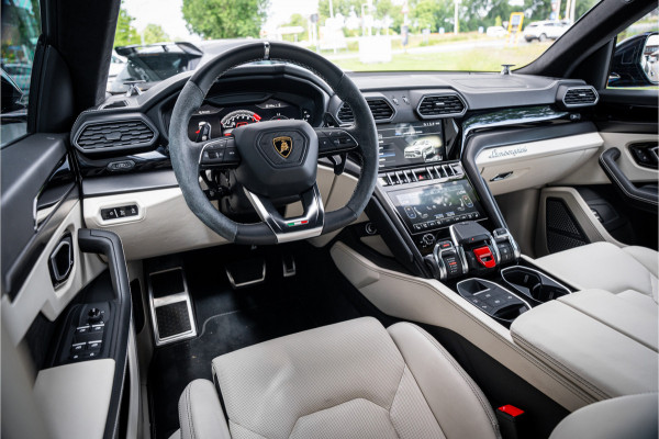 Lamborghini Urus 4.0 V8 (650pk) ** Panodak ** Advanced B&O 3D ** Massage ** 23inch