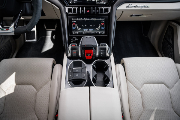 Lamborghini Urus 4.0 V8 (650pk) ** Panodak ** Advanced B&O 3D ** Massage ** 23inch
