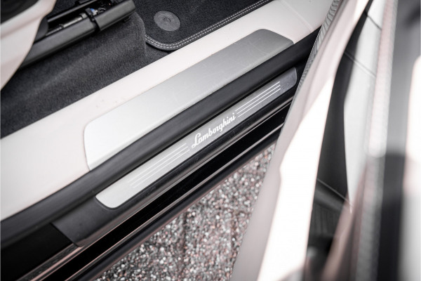 Lamborghini Urus 4.0 V8 (650pk) ** Panodak ** Advanced B&O 3D ** Massage ** 23inch