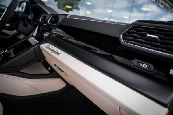 Lamborghini Urus 4.0 V8 (650pk) ** Panodak ** Advanced B&O 3D ** Massage ** 23inch