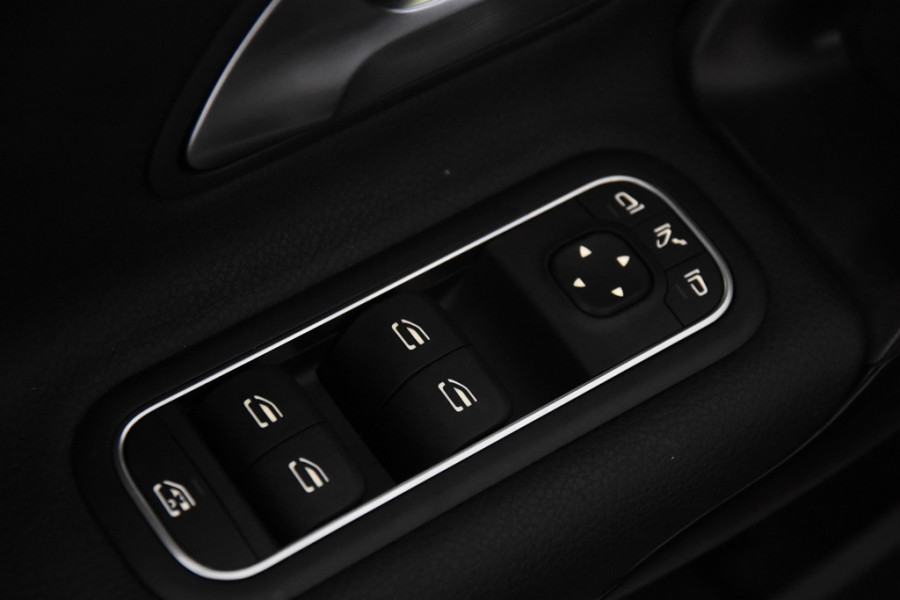 Mercedes-Benz A-Klasse 180 *1ste Eigenaar*Leer*Stoelverwarming*DAB*