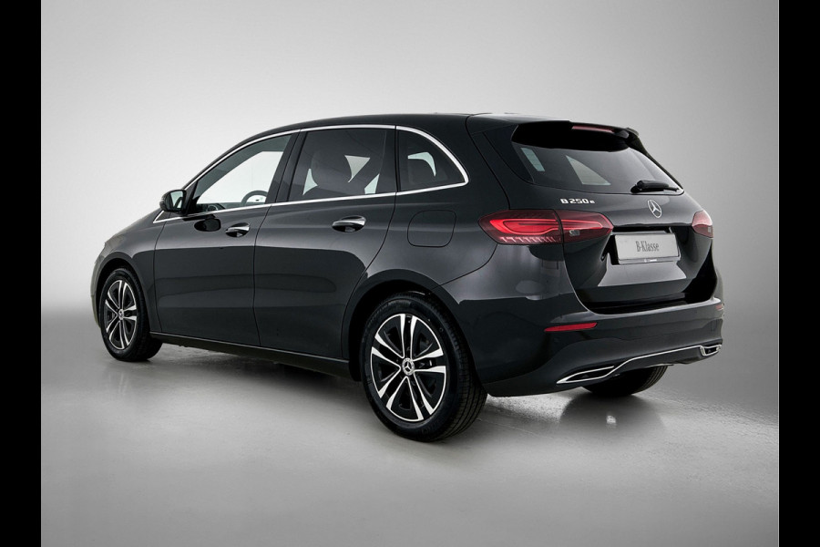 Mercedes-Benz B-Klasse 250 e Business Solution Luxury Line | Panoramaschuifdak | Trekhaak | GUARD 360 ° Vehicle protection Plus | Sierelementen in openporig lindehout zwart | Donkergetint glas achter | EASY PACK achterklep |