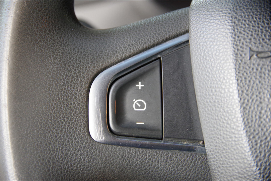 Renault Master T35 2.3 dCi L1H2 135PK, CAMERA, CRUISE, ZONNEKLEP LED, AIRCO, CARPLAY, PARKEERSENSOREN Renault Master T35 2.3 dCi L1H2 135PK, CAMERA, CRUISE, ZONNEKLEP LED, AIRCO, CARPLAY, PARKEERSENSOREN