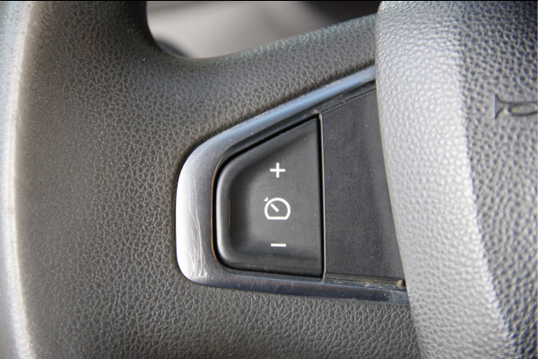 Renault Master T35 2.3 dCi L1H2 135PK, CAMERA, CRUISE, ZONNEKLEP LED, AIRCO, CARPLAY, PARKEERSENSOREN Renault Master T35 2.3 dCi L1H2 135PK, CAMERA, CRUISE, ZONNEKLEP LED, AIRCO, CARPLAY, PARKEERSENSOREN