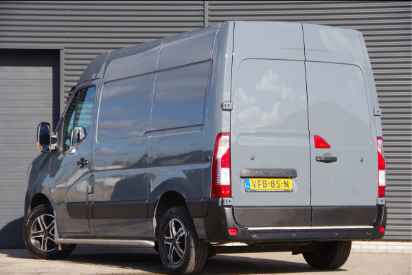 Renault Master T35 2.3 dCi L1H2 135PK, CAMERA, CRUISE, ZONNEKLEP LED, AIRCO, CARPLAY, PARKEERSENSOREN Renault Master T35 2.3 dCi L1H2 135PK, CAMERA, CRUISE, ZONNEKLEP LED, AIRCO, CARPLAY, PARKEERSENSOREN