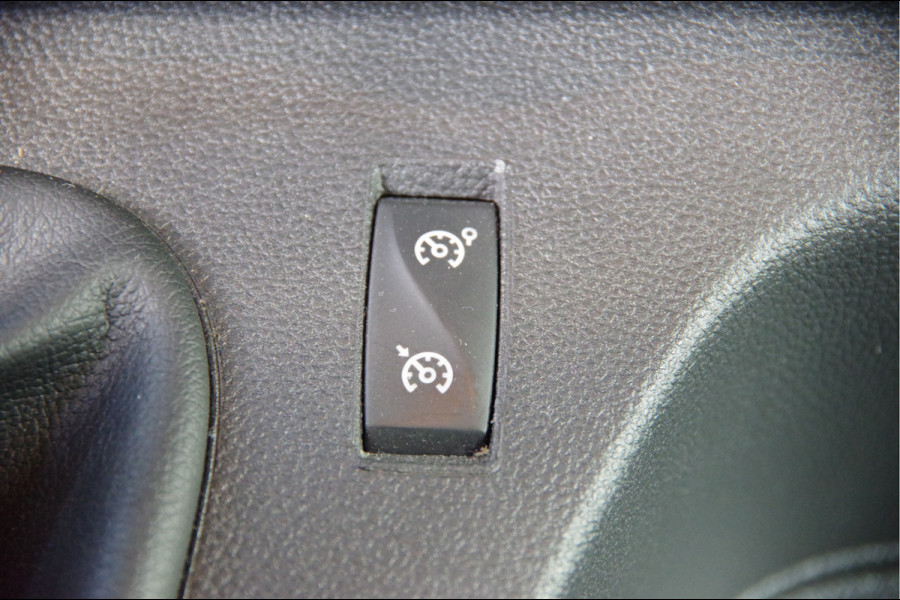 Renault Master T35 2.3 dCi L1H2 135PK, CAMERA, CRUISE, ZONNEKLEP LED, AIRCO, CARPLAY, PARKEERSENSOREN Renault Master T35 2.3 dCi L1H2 135PK, CAMERA, CRUISE, ZONNEKLEP LED, AIRCO, CARPLAY, PARKEERSENSOREN