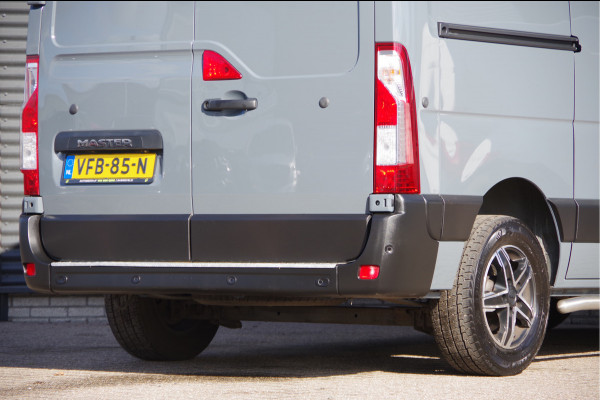 Renault Master T35 2.3 dCi L1H2 135PK, CAMERA, CRUISE, ZONNEKLEP LED, AIRCO, CARPLAY, PARKEERSENSOREN Renault Master T35 2.3 dCi L1H2 135PK, CAMERA, CRUISE, ZONNEKLEP LED, AIRCO, CARPLAY, PARKEERSENSOREN