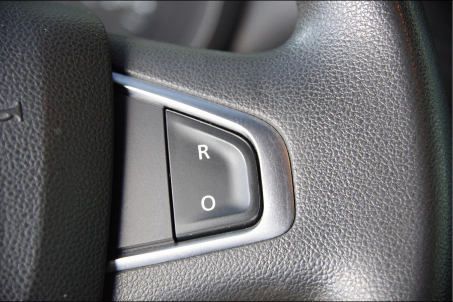 Renault Master T35 2.3 dCi L1H2 135PK, CAMERA, CRUISE, ZONNEKLEP LED, AIRCO, CARPLAY, PARKEERSENSOREN Renault Master T35 2.3 dCi L1H2 135PK, CAMERA, CRUISE, ZONNEKLEP LED, AIRCO, CARPLAY, PARKEERSENSOREN