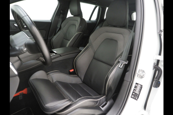Volvo V60 2.0 T6 Recharge AWD R-Design | Pilot Assist | Keyless | Camera | Memory | Carplay Volvo V60 2.0 T6 Recharge AWD R-Design | Pilot Assist | Keyless | Camera | Memory | Carplay
