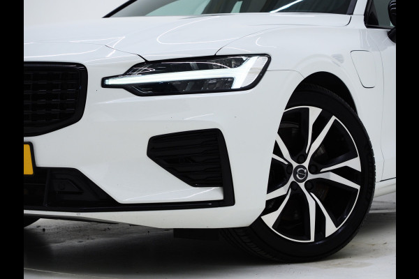 Volvo V60 2.0 T6 Recharge AWD R-Design | Pilot Assist | Keyless | Camera | Memory | Carplay Volvo V60 2.0 T6 Recharge AWD R-Design | Pilot Assist | Keyless | Camera | Memory | Carplay