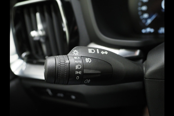 Volvo V60 2.0 T6 Recharge AWD R-Design | Pilot Assist | Keyless | Camera | Memory | Carplay Volvo V60 2.0 T6 Recharge AWD R-Design | Pilot Assist | Keyless | Camera | Memory | Carplay