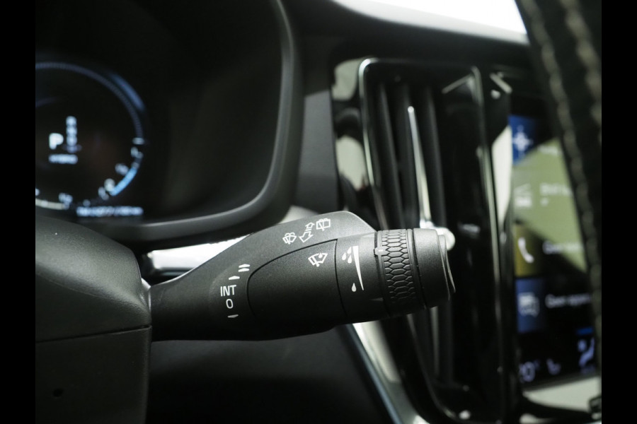 Volvo V60 2.0 T6 Recharge AWD R-Design | Pilot Assist | Keyless | Camera | Memory | Carplay Volvo V60 2.0 T6 Recharge AWD R-Design | Pilot Assist | Keyless | Camera | Memory | Carplay