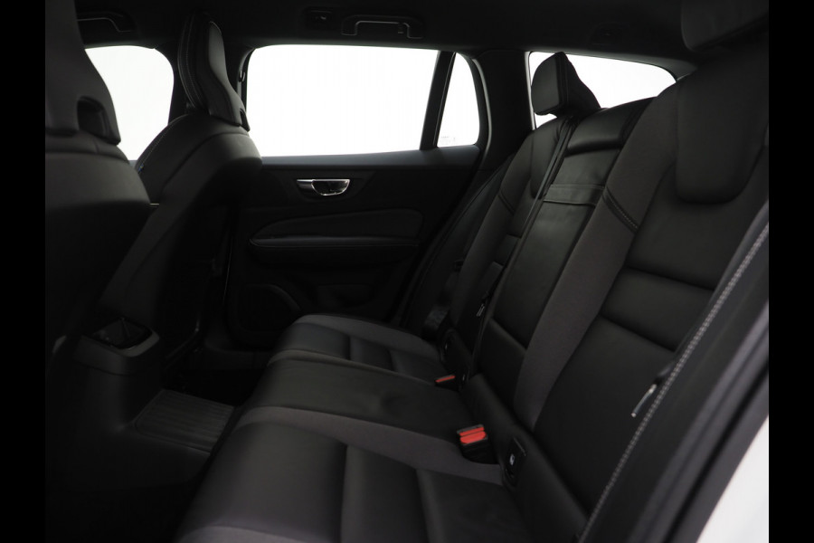 Volvo V60 2.0 T6 Recharge AWD R-Design | Pilot Assist | Keyless | Camera | Memory | Carplay Volvo V60 2.0 T6 Recharge AWD R-Design | Pilot Assist | Keyless | Camera | Memory | Carplay
