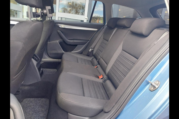 Škoda Octavia Combi 1.0 TSI Greentech Ambition Business Automaat | Navigatie | Trekhaak | Privacy Glass | Škoda Octavia Combi 1.0 TSI Greentech Ambition Business Automaat | Navigatie | Trekhaak | Privacy Glass |