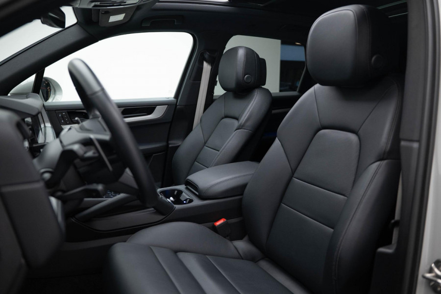Porsche Cayenne 3.0 E-Hybrid |Pano|Krijt|SportChrono|Fabrieksgarantie t/m 2029|