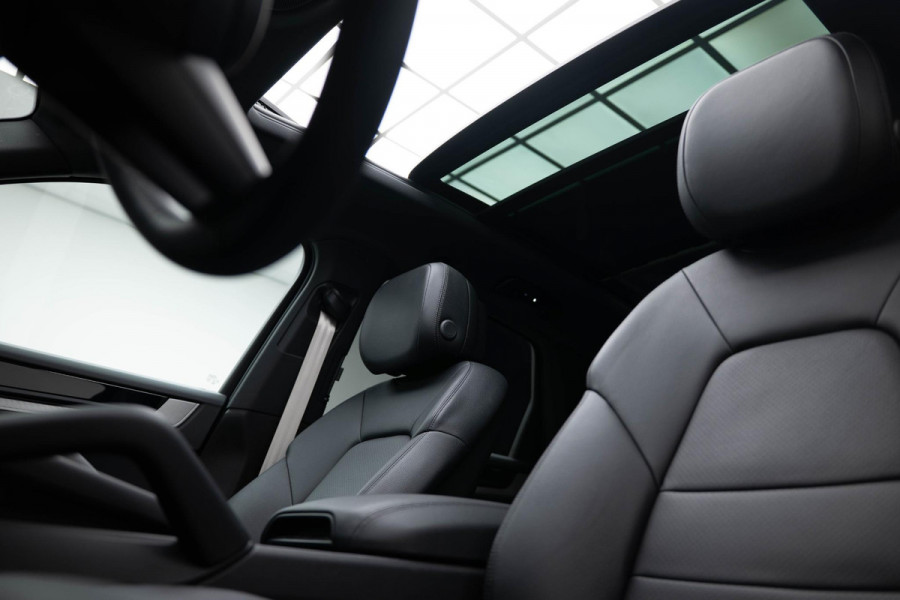 Porsche Cayenne 3.0 E-Hybrid |Pano|Krijt|SportChrono|Fabrieksgarantie t/m 2029|