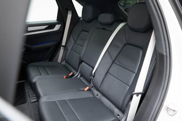 Porsche Cayenne 3.0 E-Hybrid |Pano|Krijt|SportChrono|Fabrieksgarantie t/m 2029|